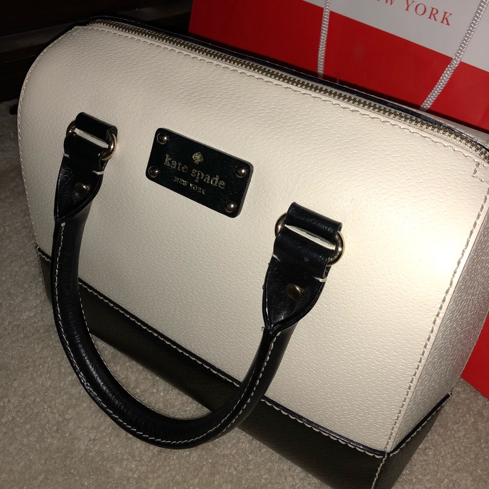 Black and White Kate Spade Purse - Picture 4 of 7
